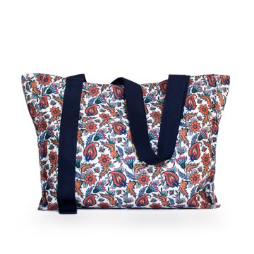 Τσάντα θαλάσσης με λαχούρια.